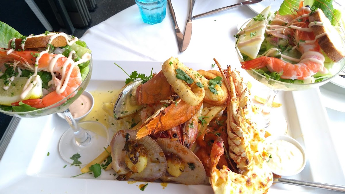 Galaxy Seafood And Mediterranean Restaurant-10
