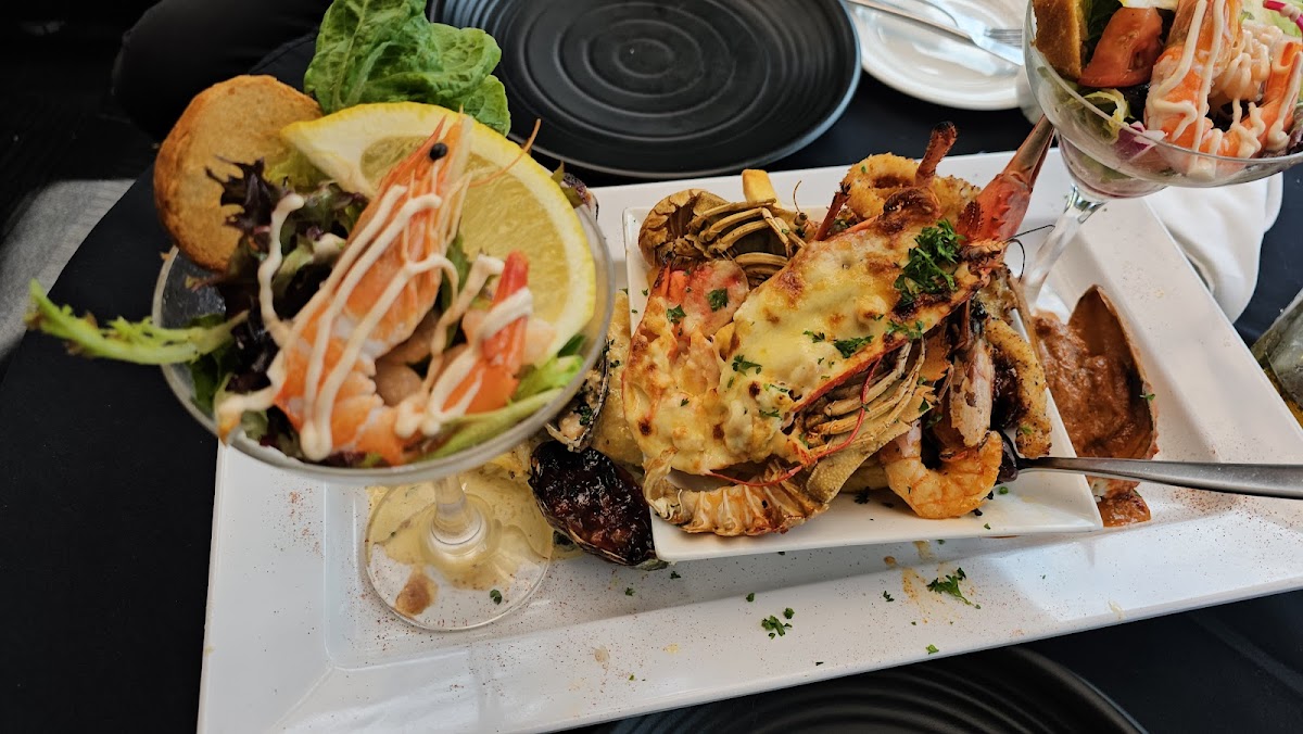 Galaxy Seafood And Mediterranean Restaurant-5