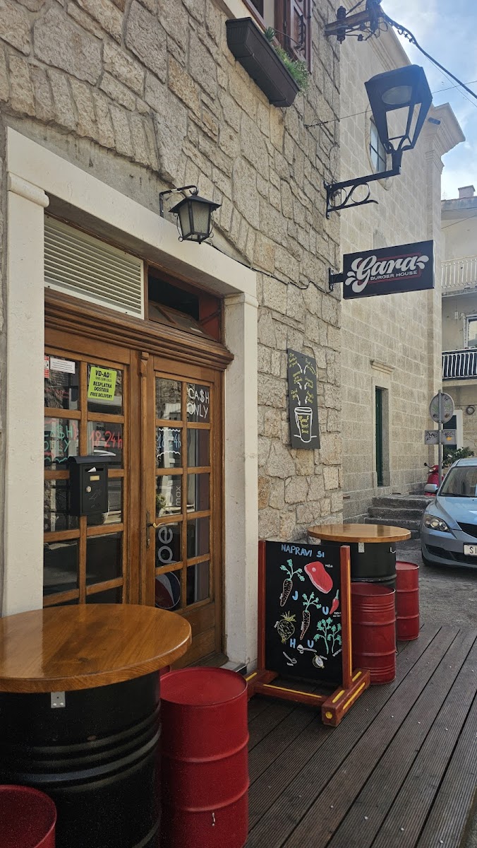 Gara Burger House
