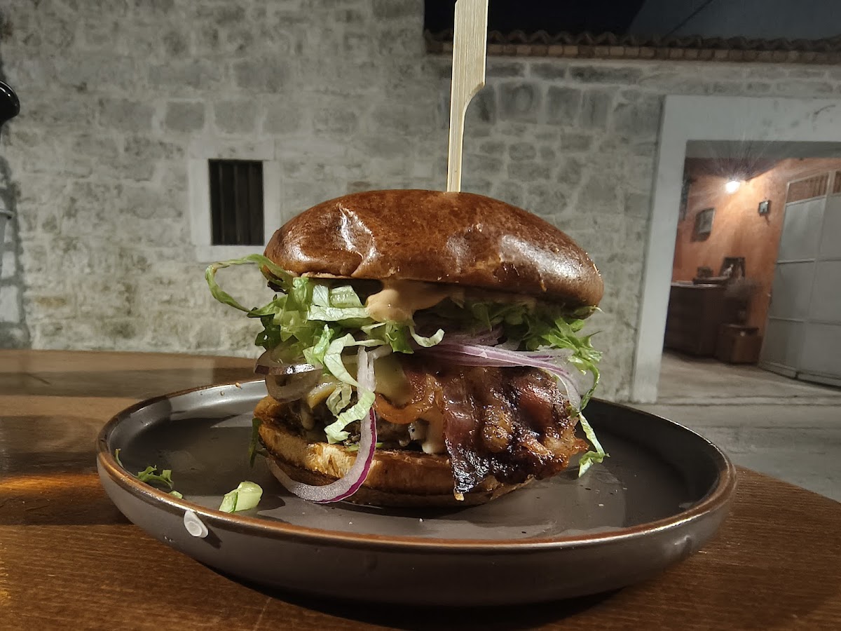 Gara Burger House-4