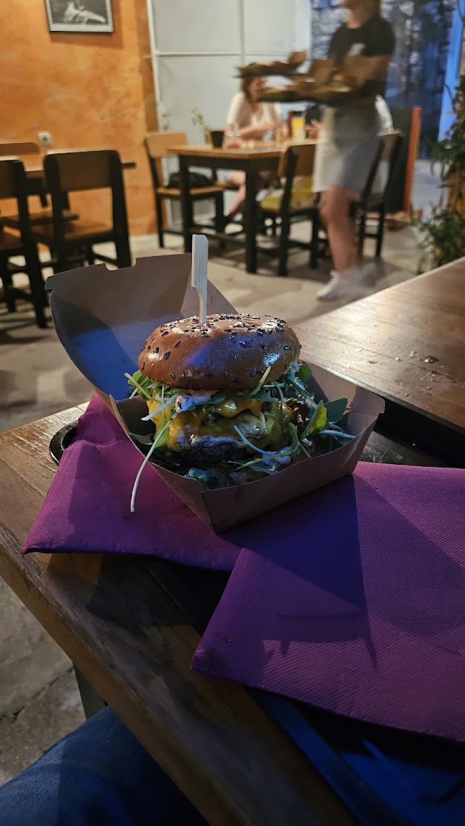 Gara Burger House-7