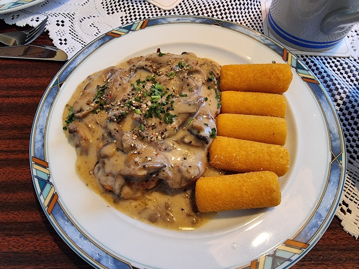 Gaststätte & Café 'zur Biene'-8