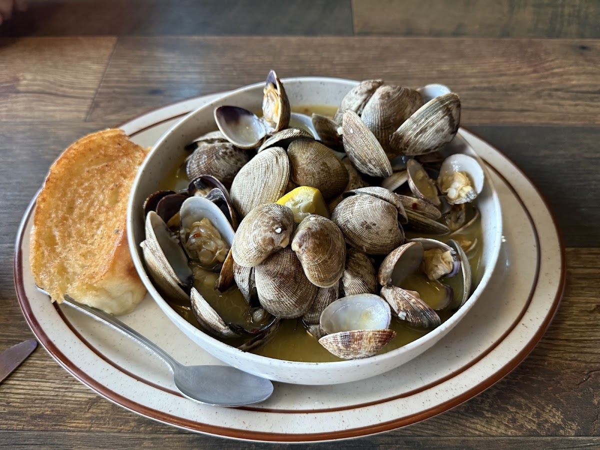 Geoduck Restaurant & Lounge-3