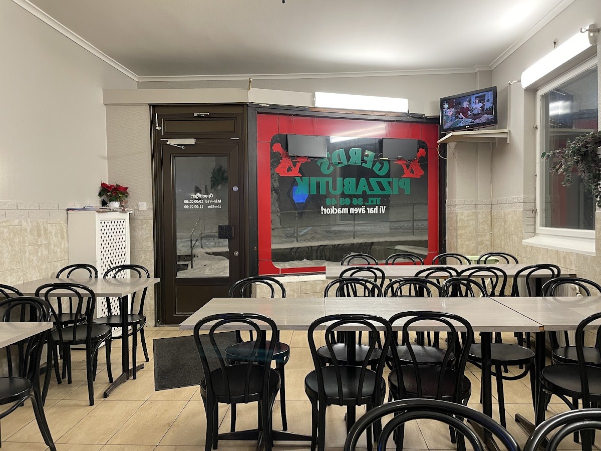 Gerd's Pizza Restaurant-4
