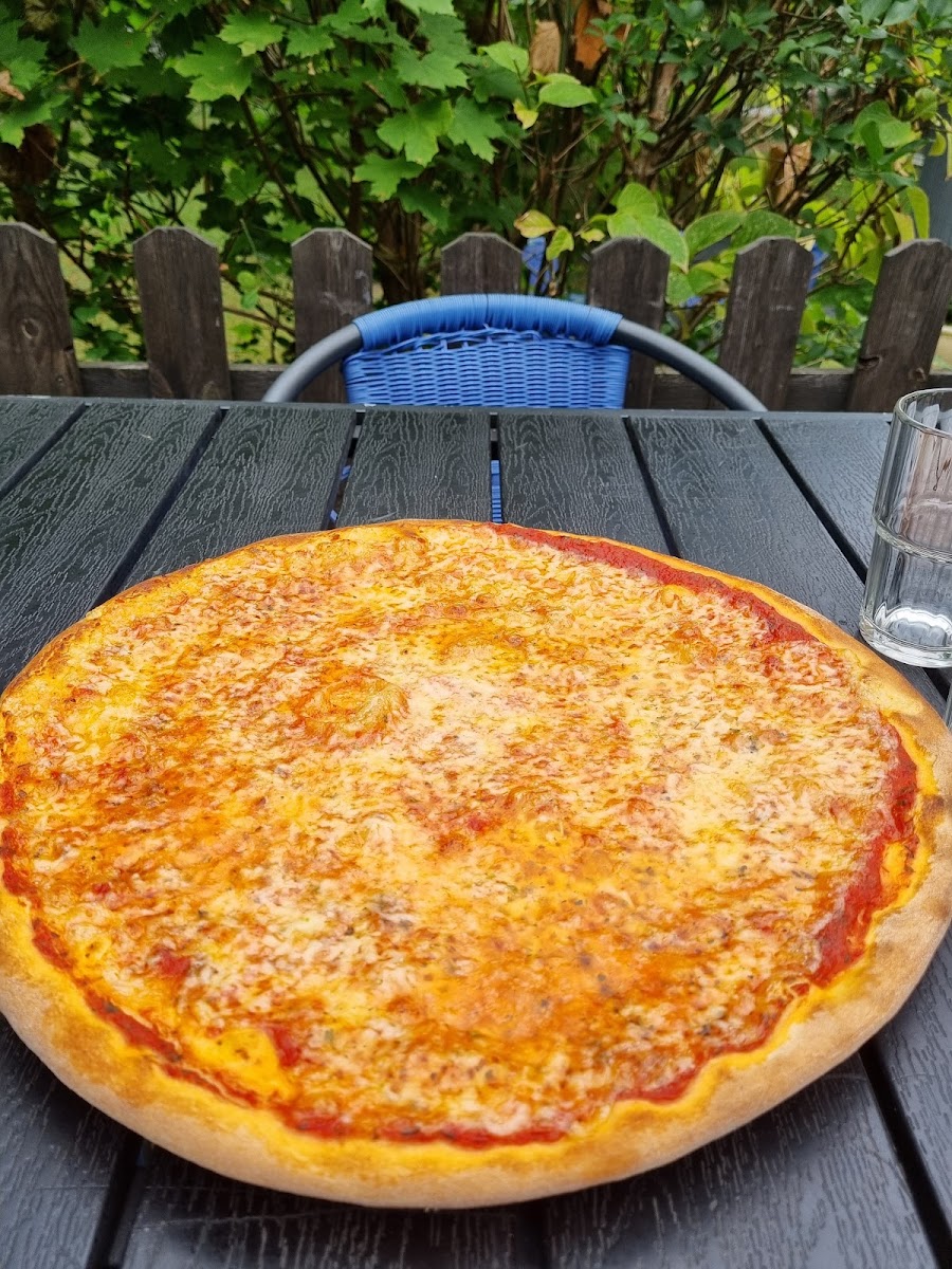 Gerd's Pizza Restaurant-6