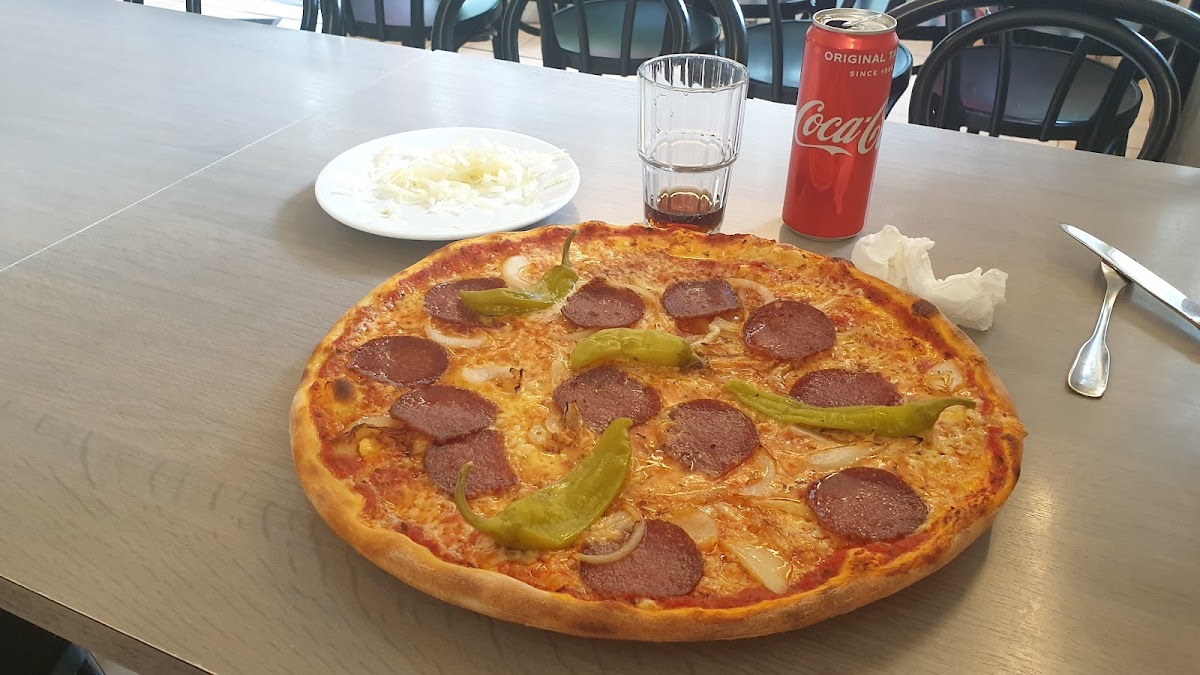 Gerd's Pizza Restaurant-7
