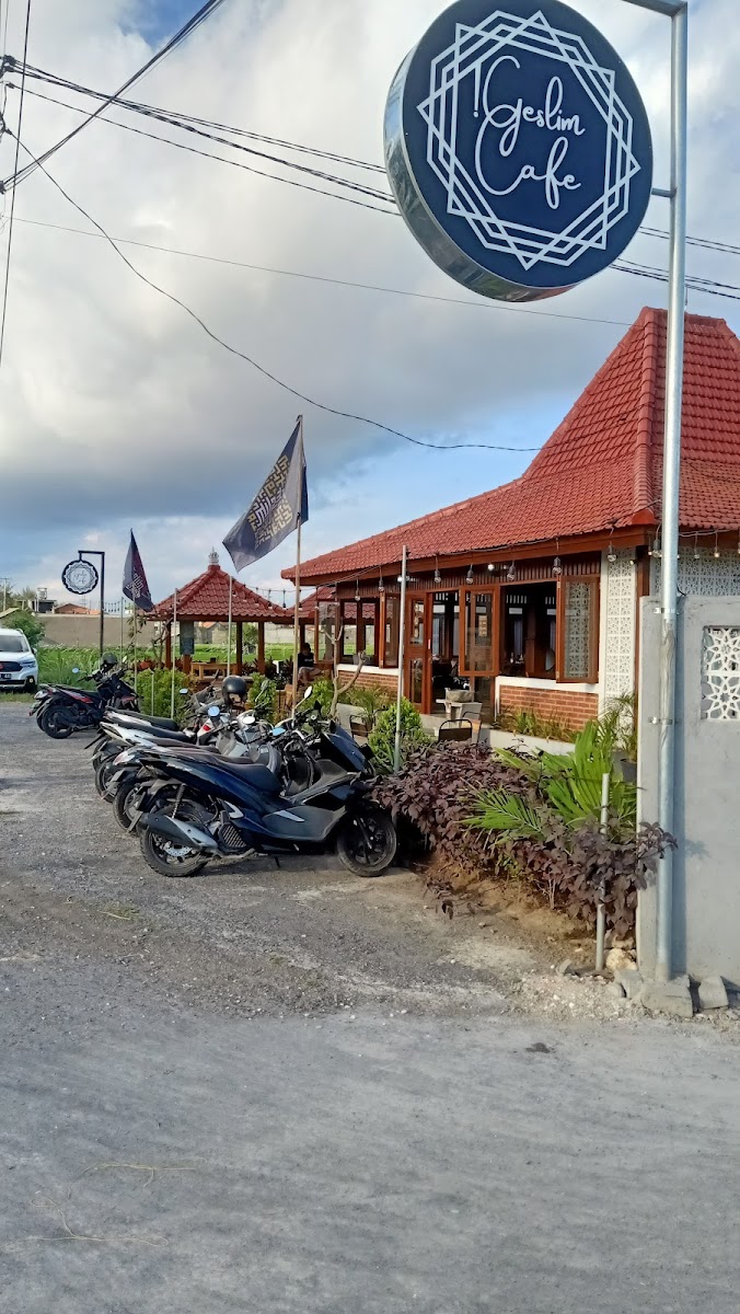 !geslim Cafe