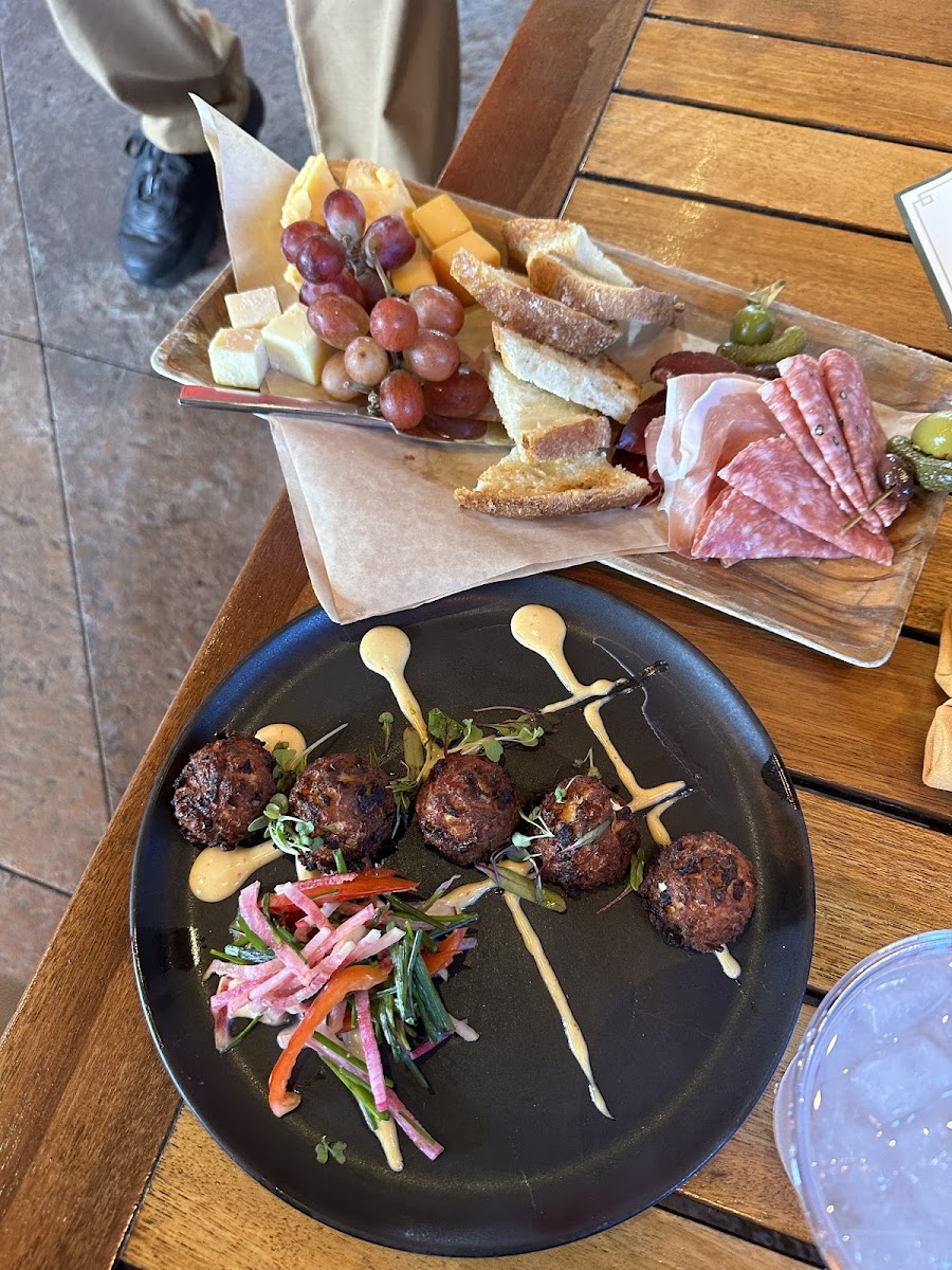 Geyser Point Bar & Grill-8