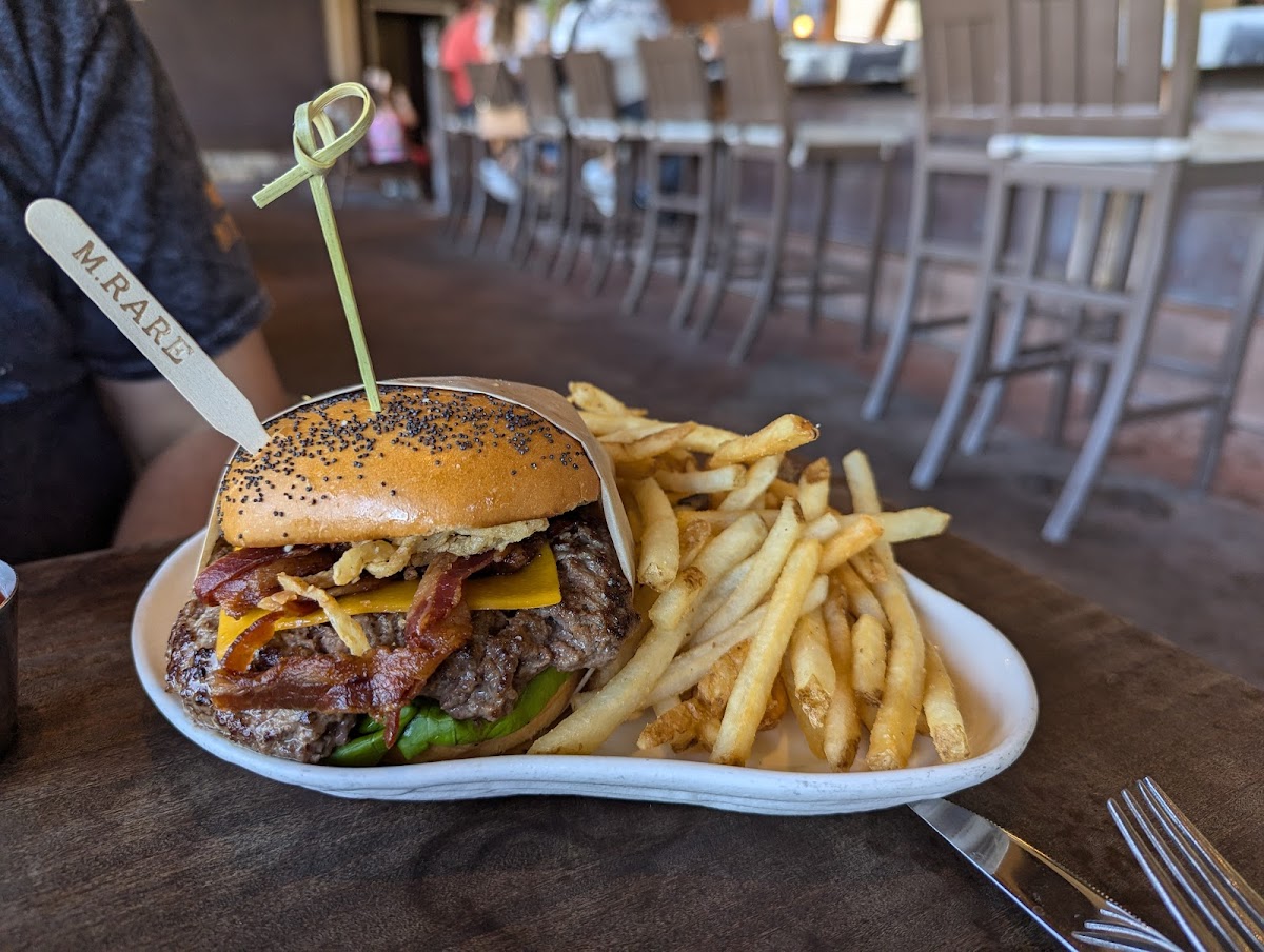 Geyser Point Bar & Grill-9