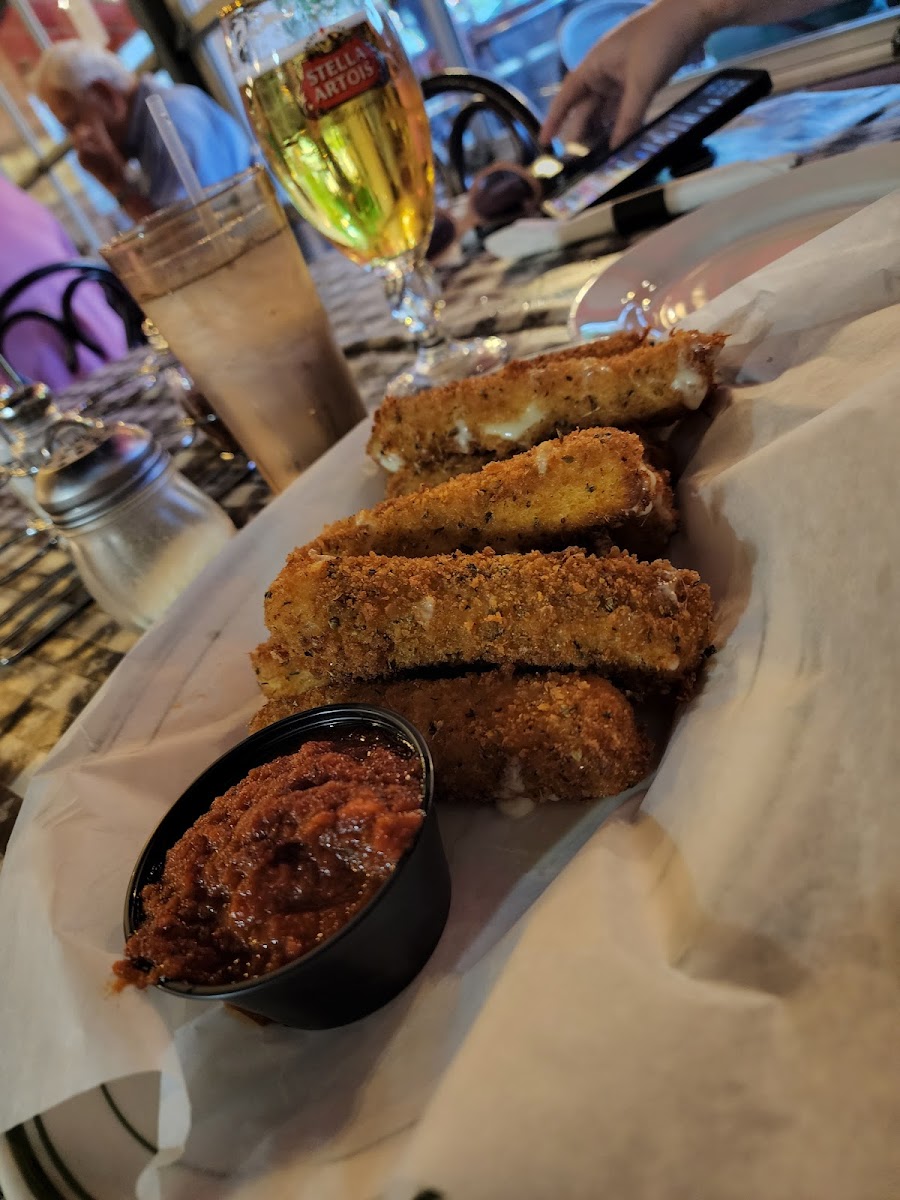 Gino's East-8