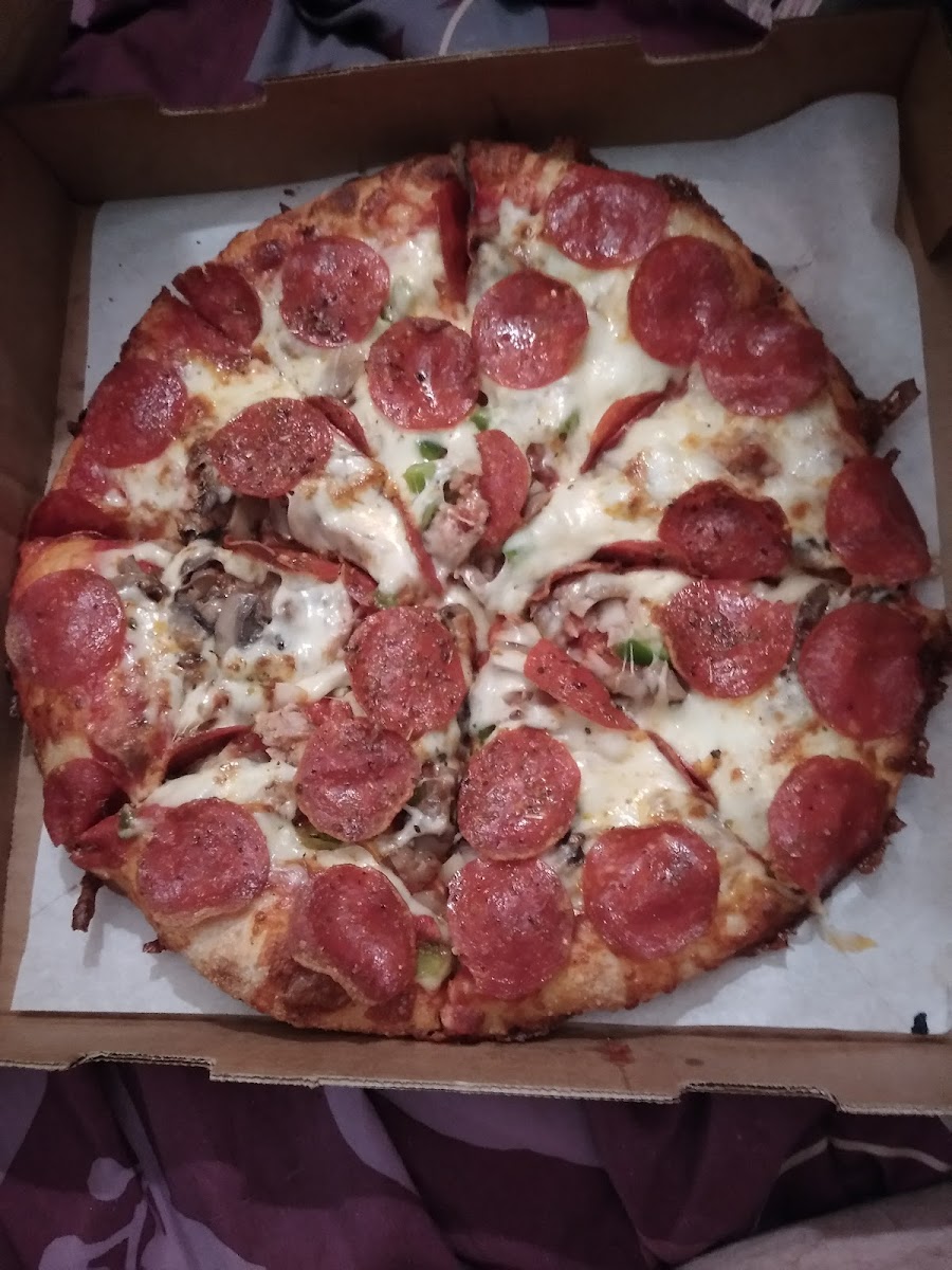 Gioninos Pizzeria-6