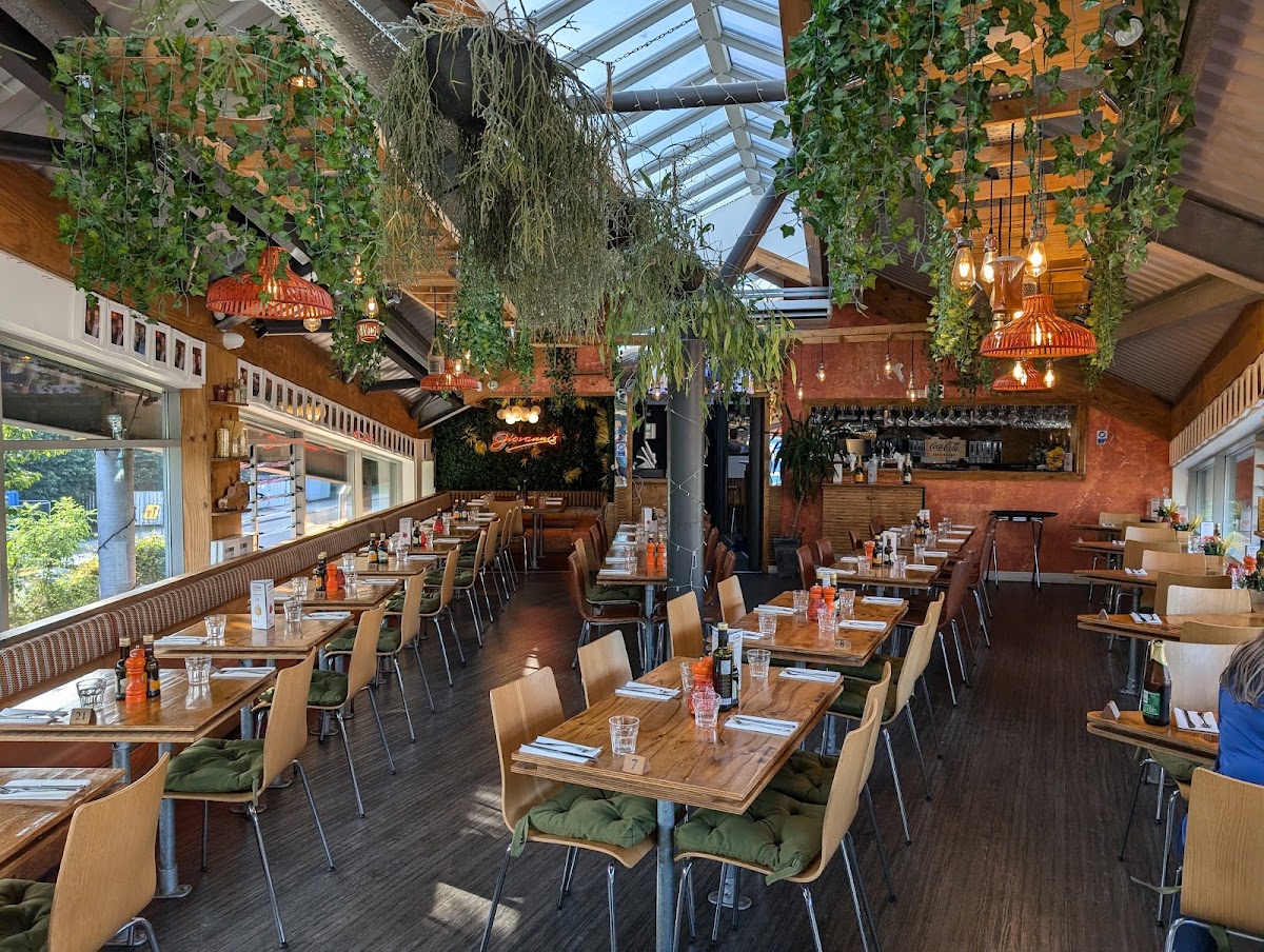 Giovanni's In The Bay