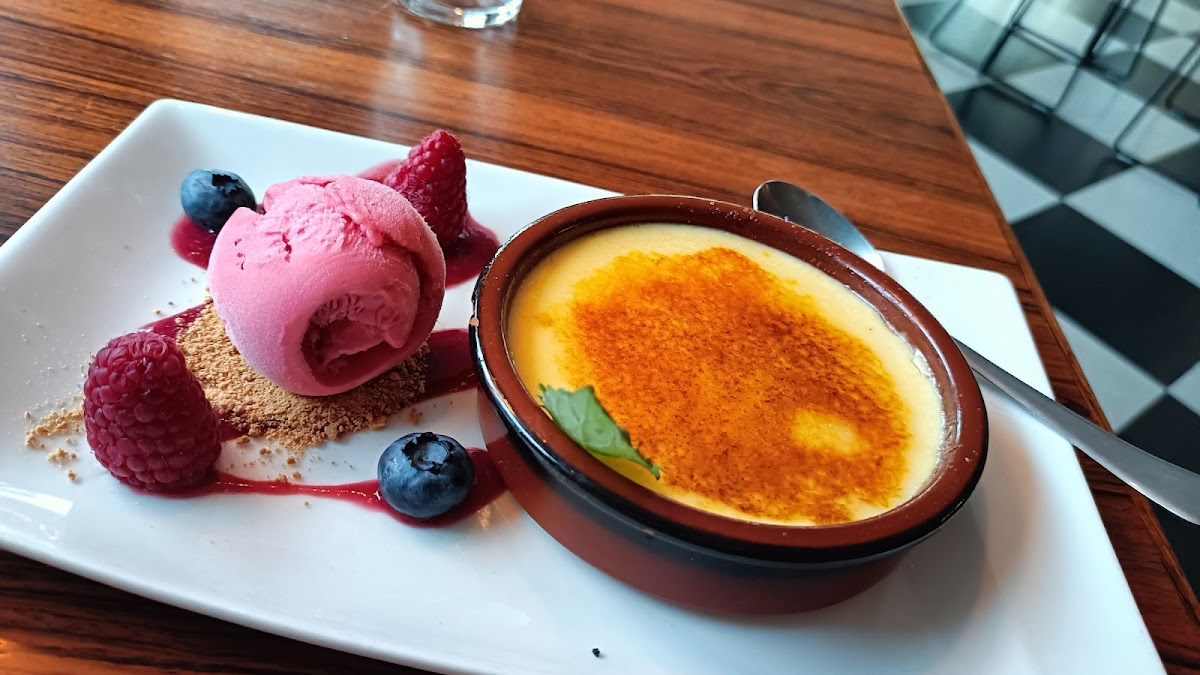 Glass Resturant - Bar-10