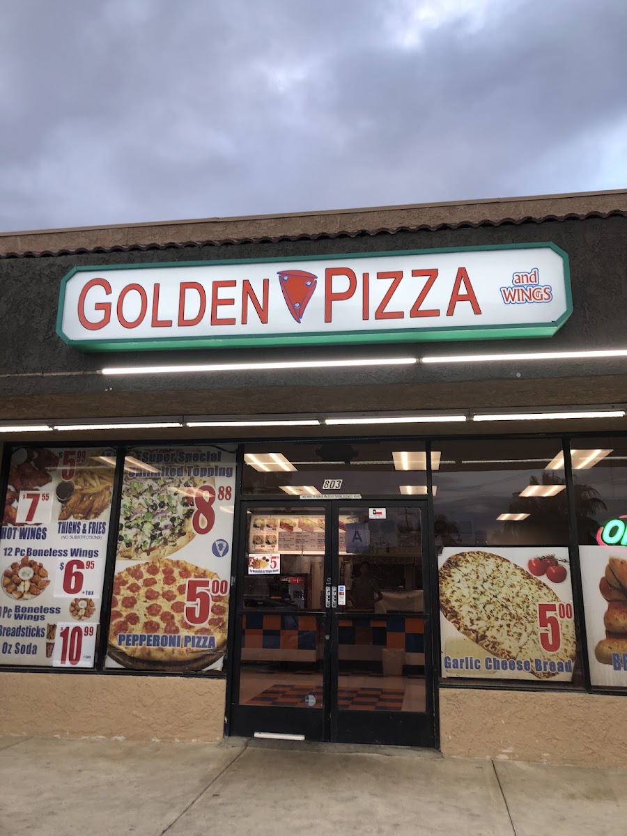 Golden Pizza And Wings