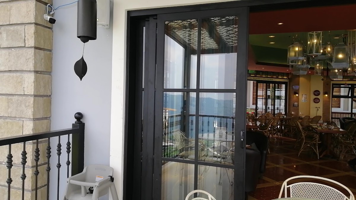 Golden View Grill Cafè And Restaurant-2