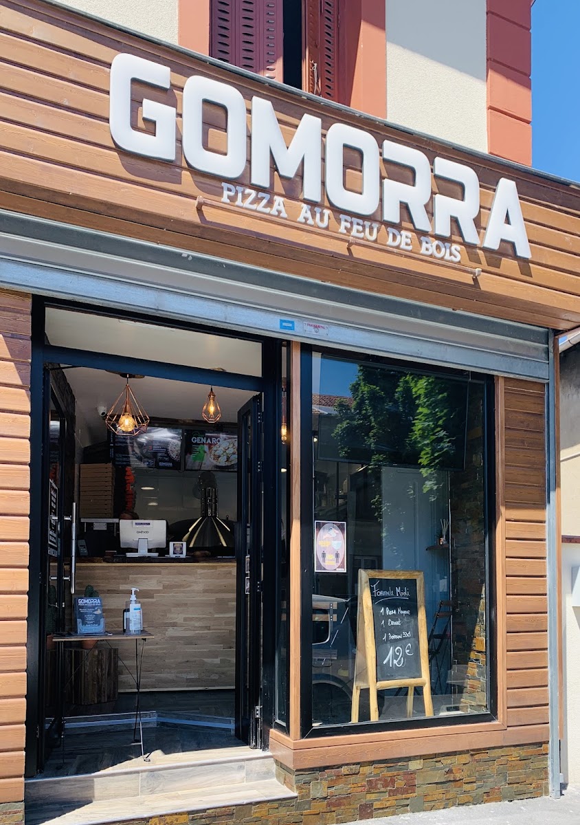 Gomorra Pizza Au Feu De Bois