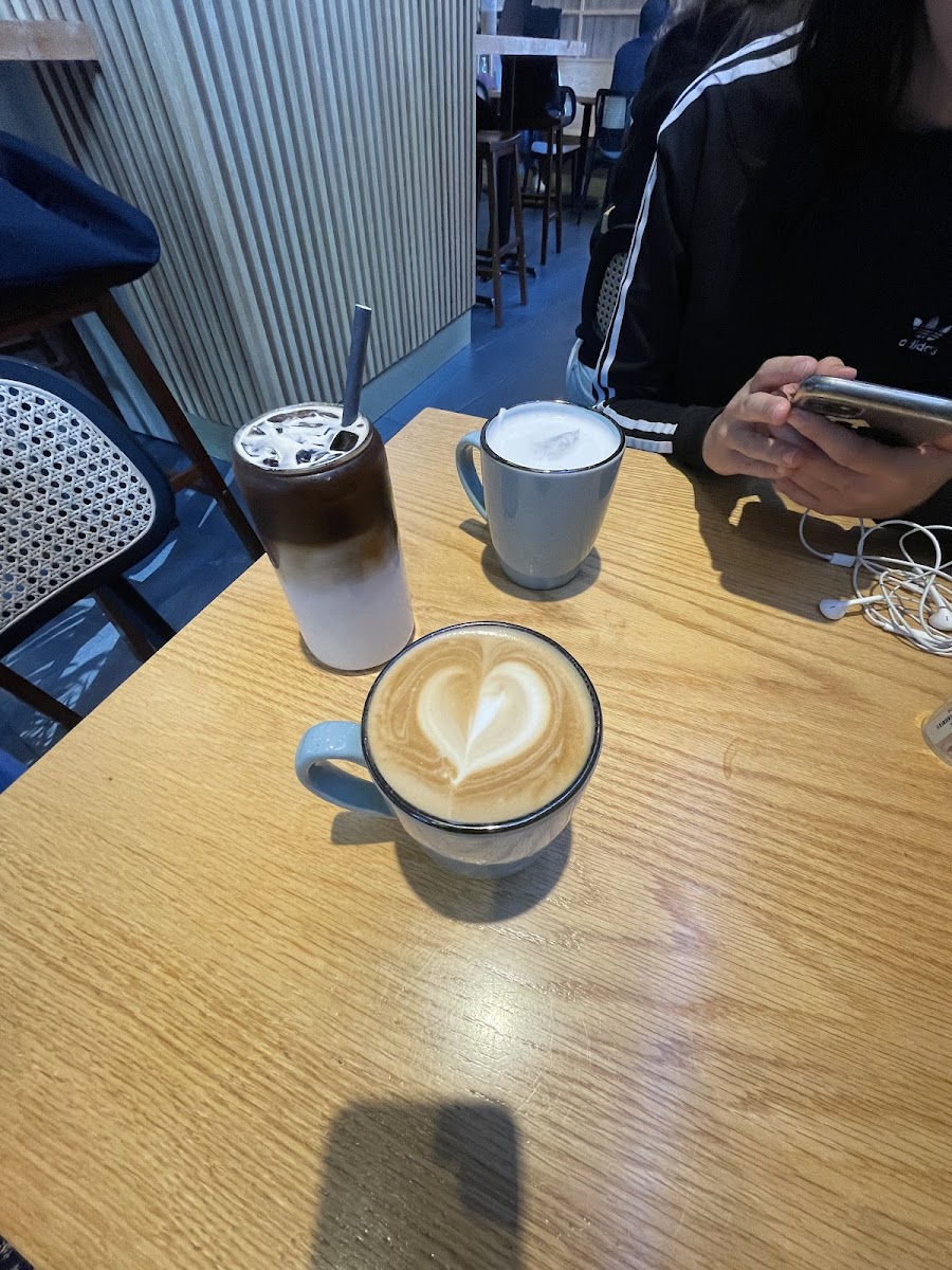 Good Earth Coffeehouse - Yonge & Wellesley-6