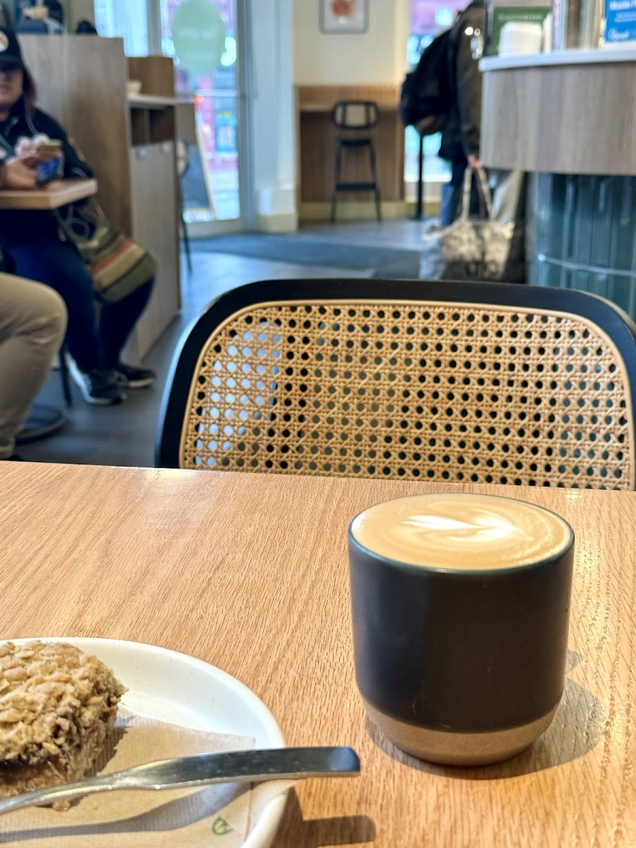 Good Earth Coffeehouse - Yonge & Wellesley-9