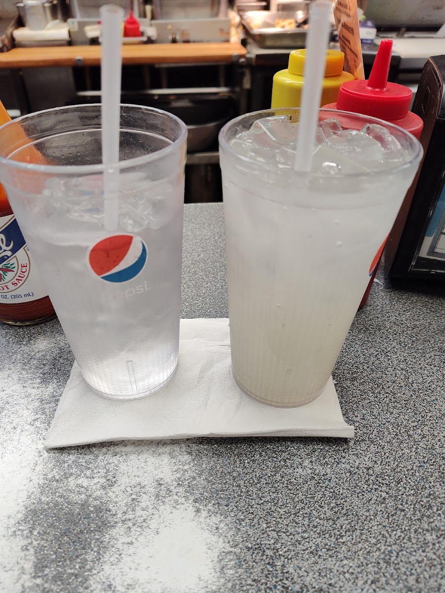 Gordon's Stop Light Drive In-10