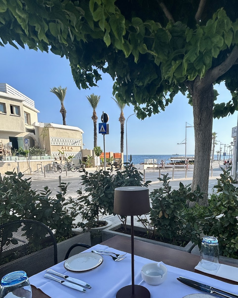 Gourmet Taverna