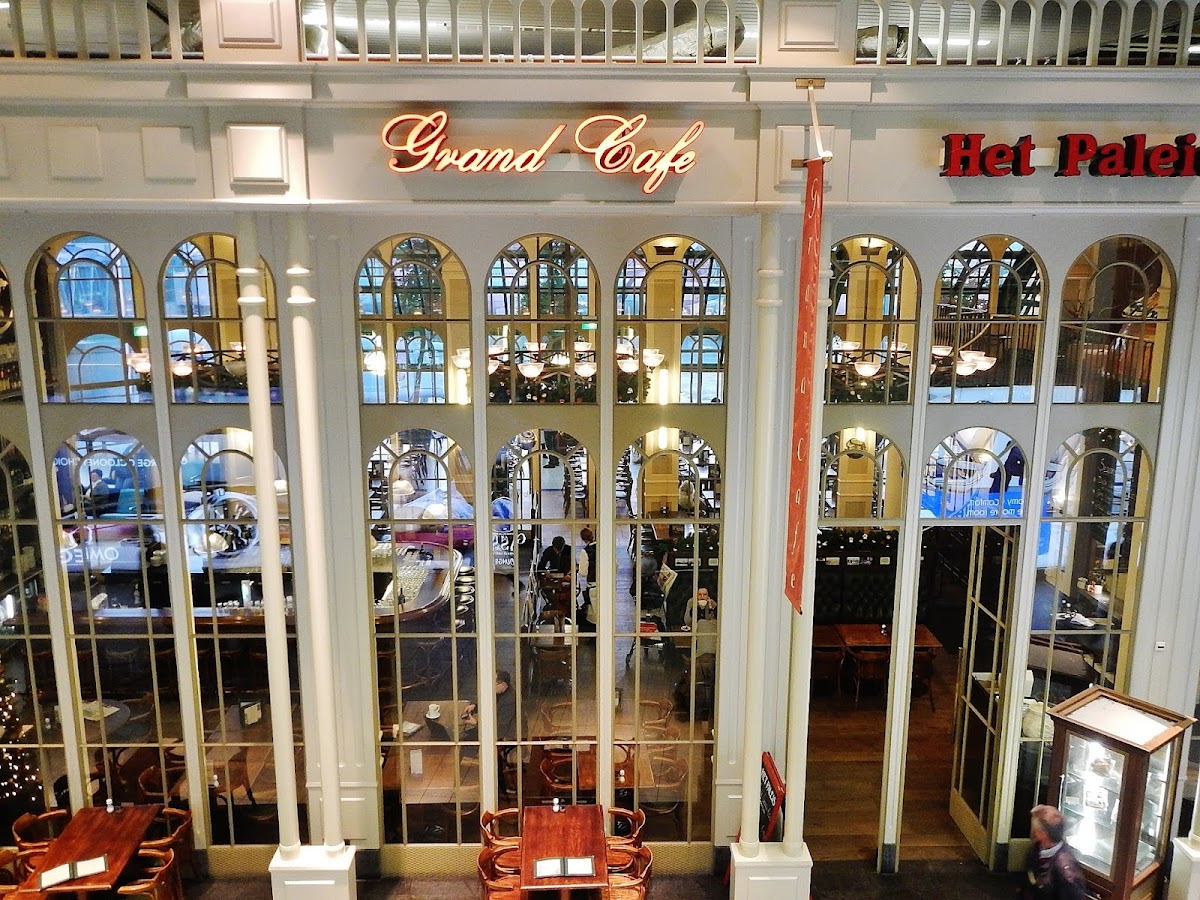 Grand Cafe Plaza
