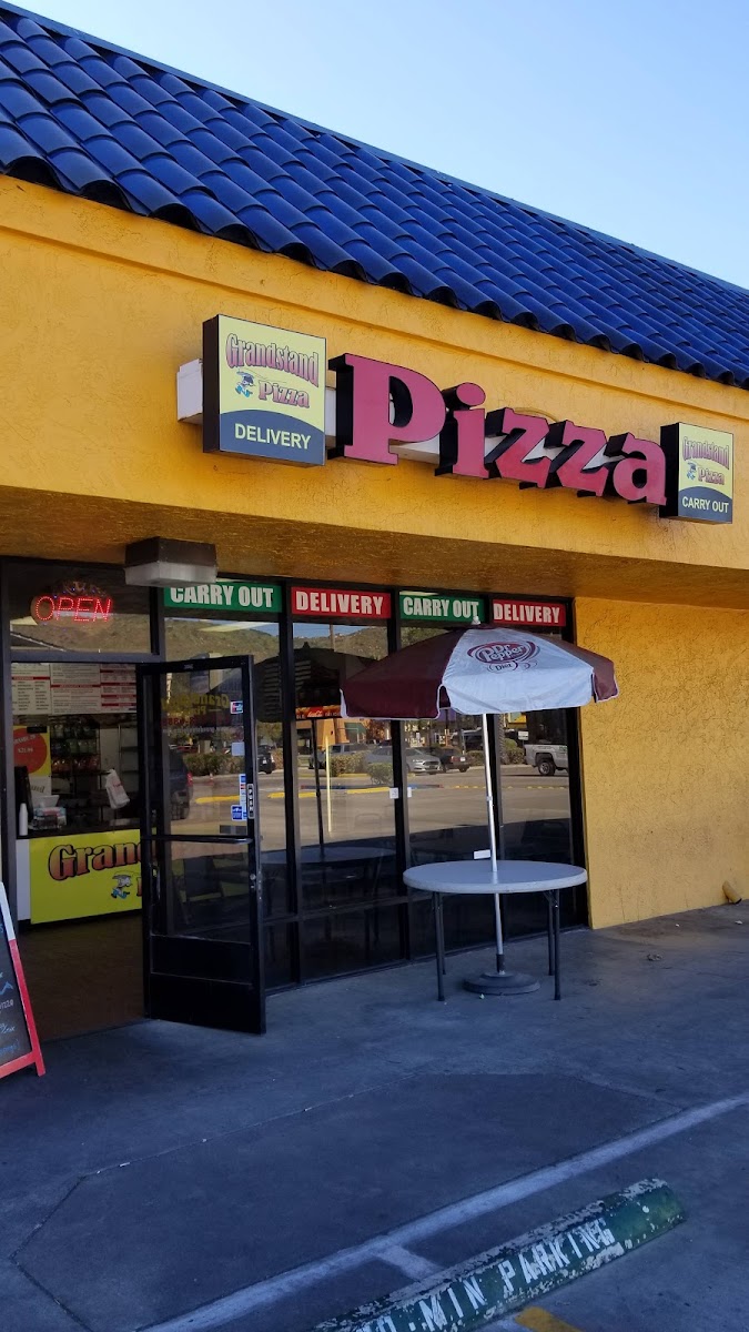 Grandstand Pizza