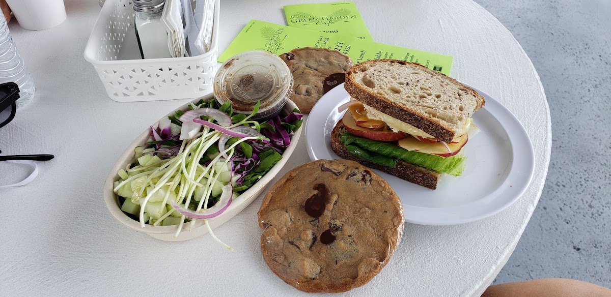 Green Garden Cafe-9