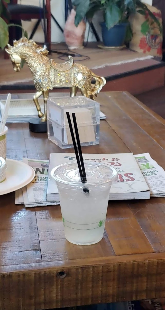 Green Lady Shoppe Cbd & Espresso Bar-6