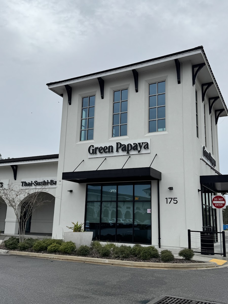 Green Papaya Thai & Sushi (210 Location)