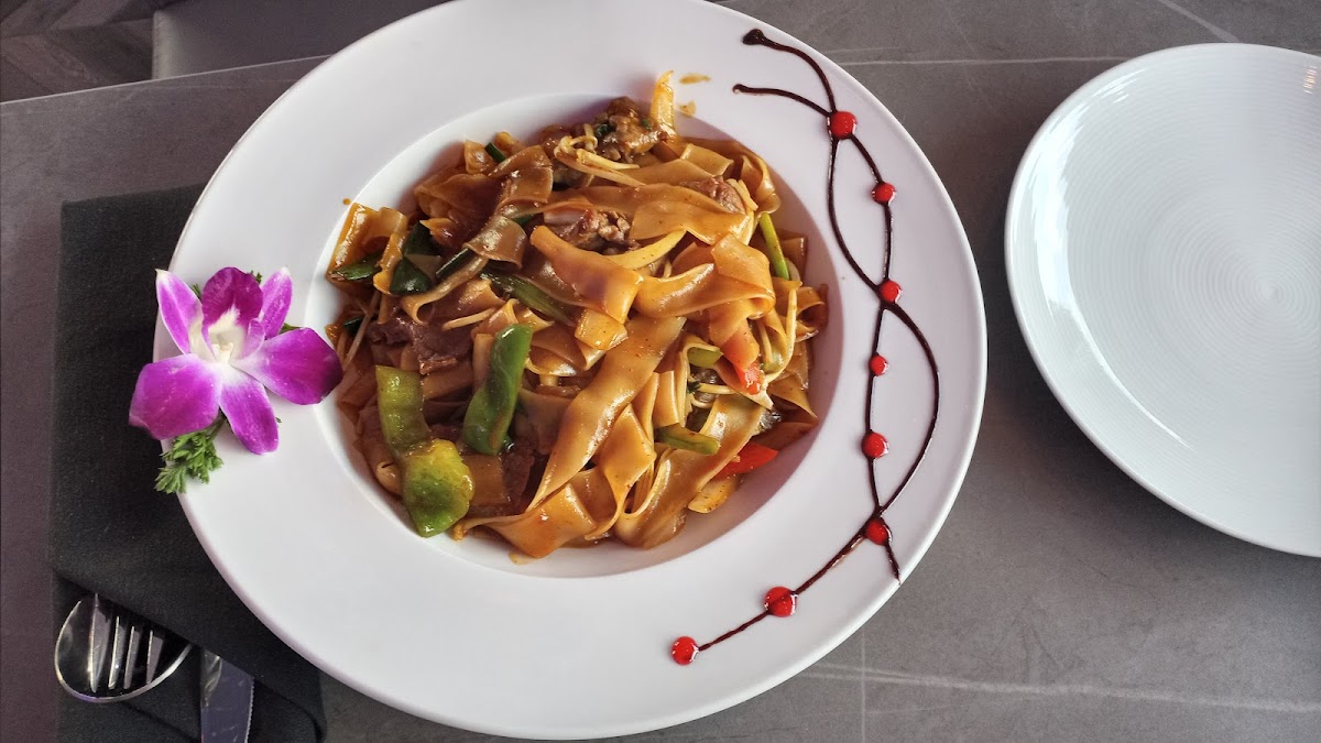 Green Papaya Thai & Sushi (210 Location)-6