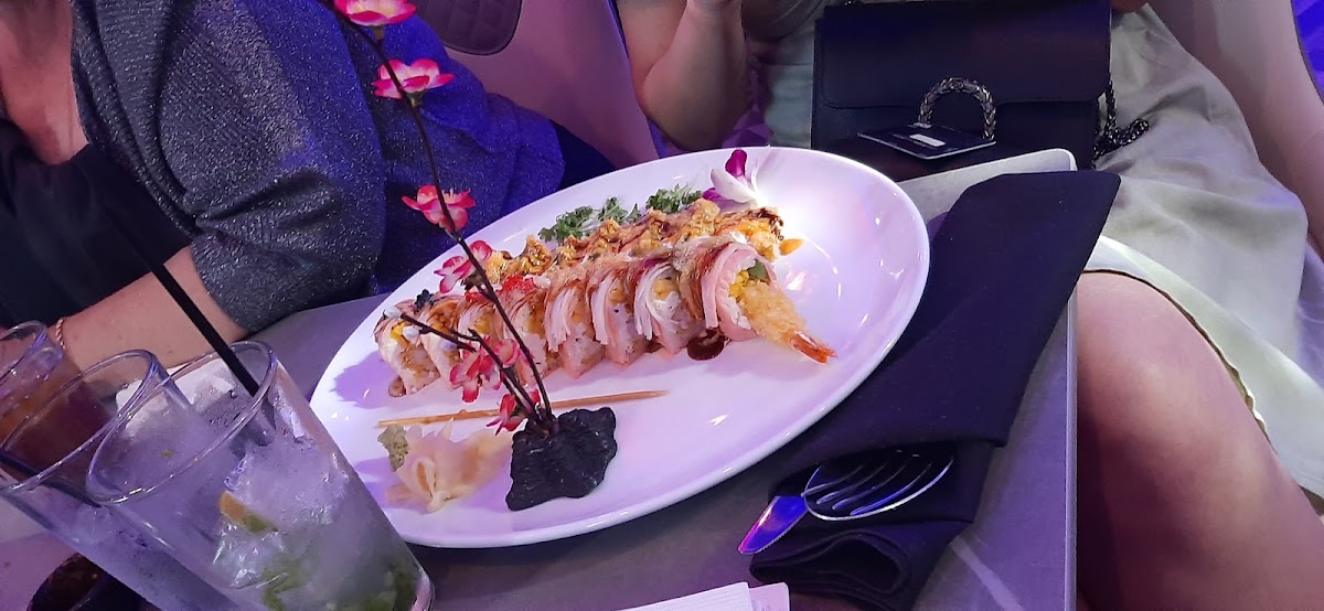 Green Papaya Thai & Sushi (210 Location)-9