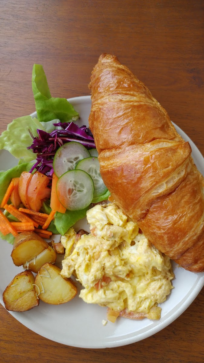 Green Tomato Cafe-9