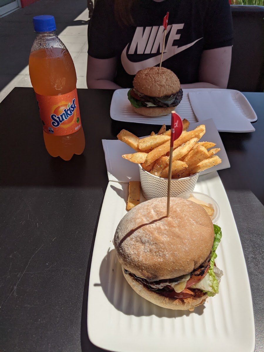Grill'd Burgers - Elsternwick-9
