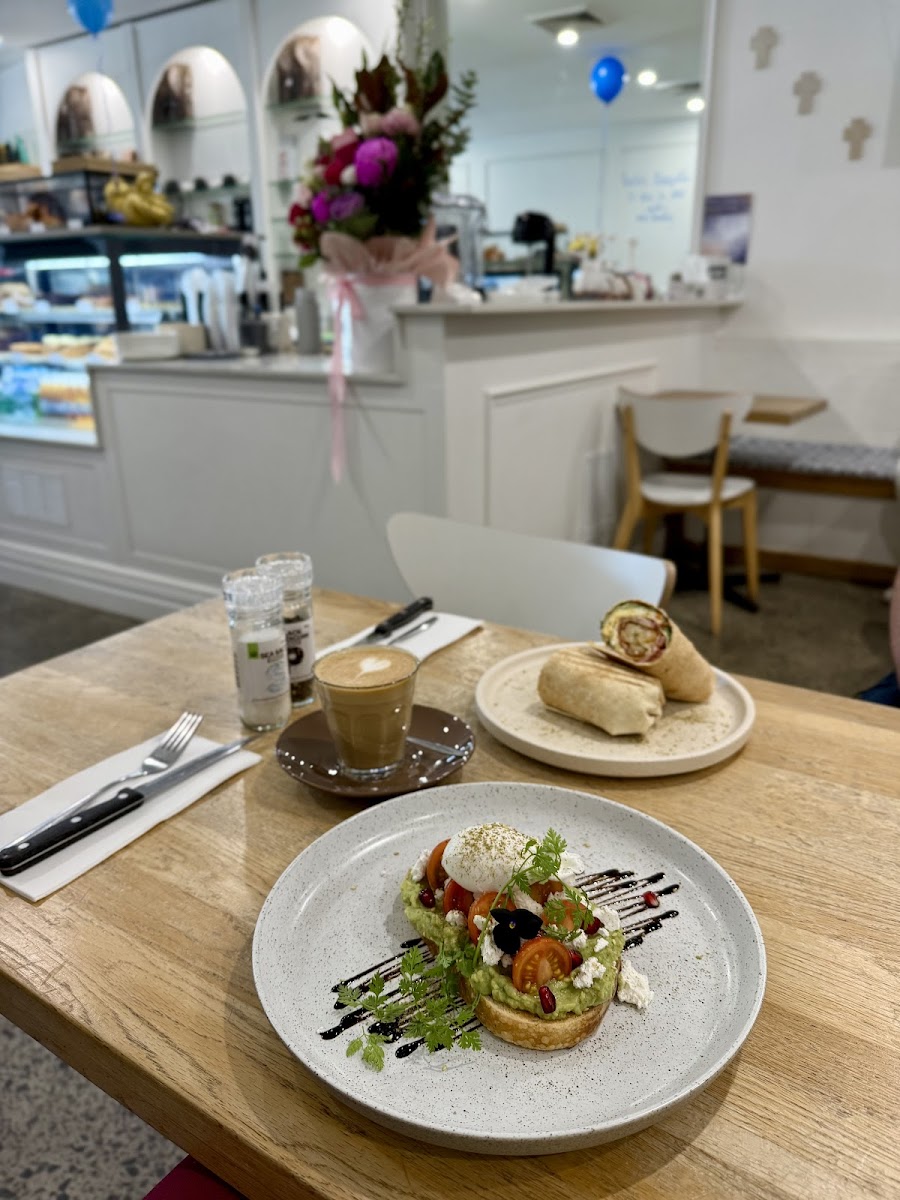 Grind & Bloom Cafe-4