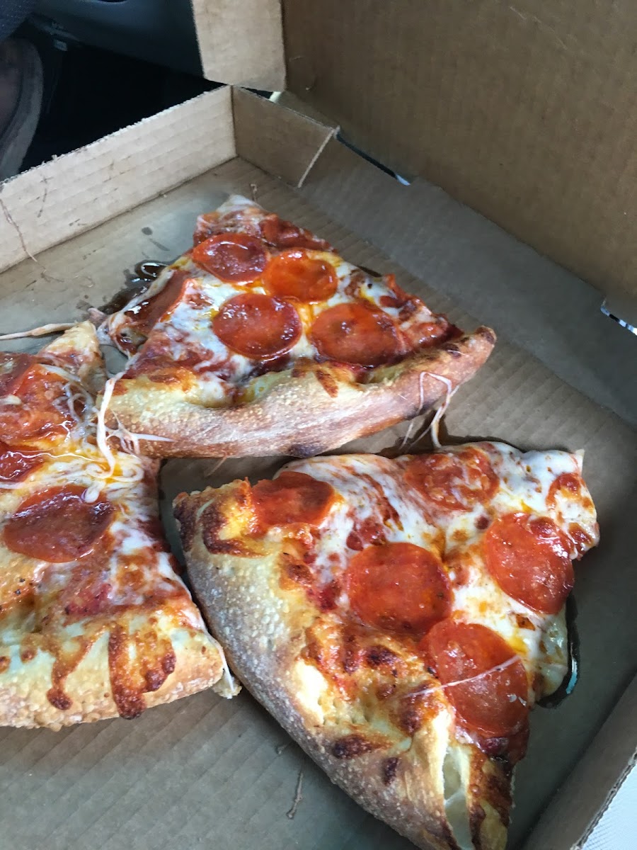 Grumpy Toms Pizzeria-4