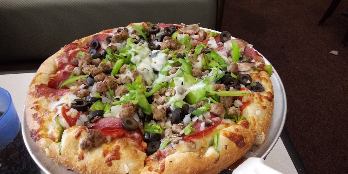Grumpy Toms Pizzeria-8