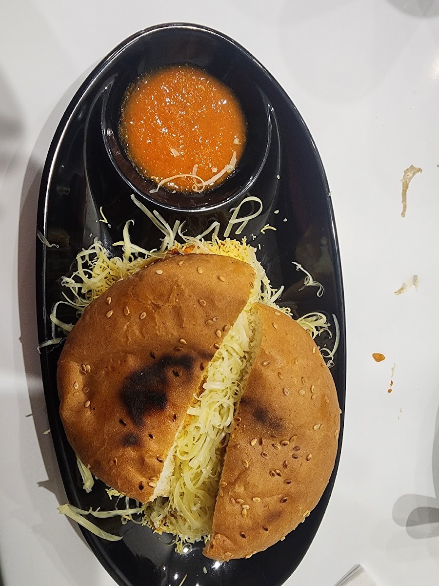 Gujju's Cafe & Chat House-7
