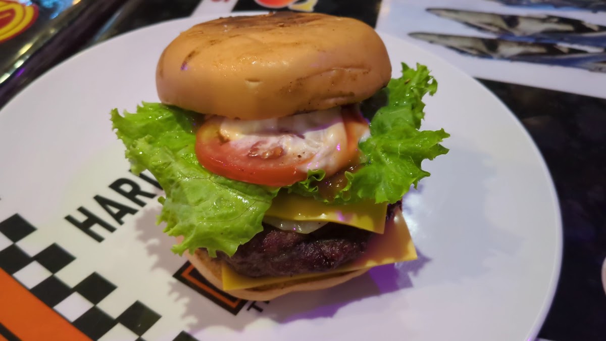 Gunny's All American Burgerhouse-2