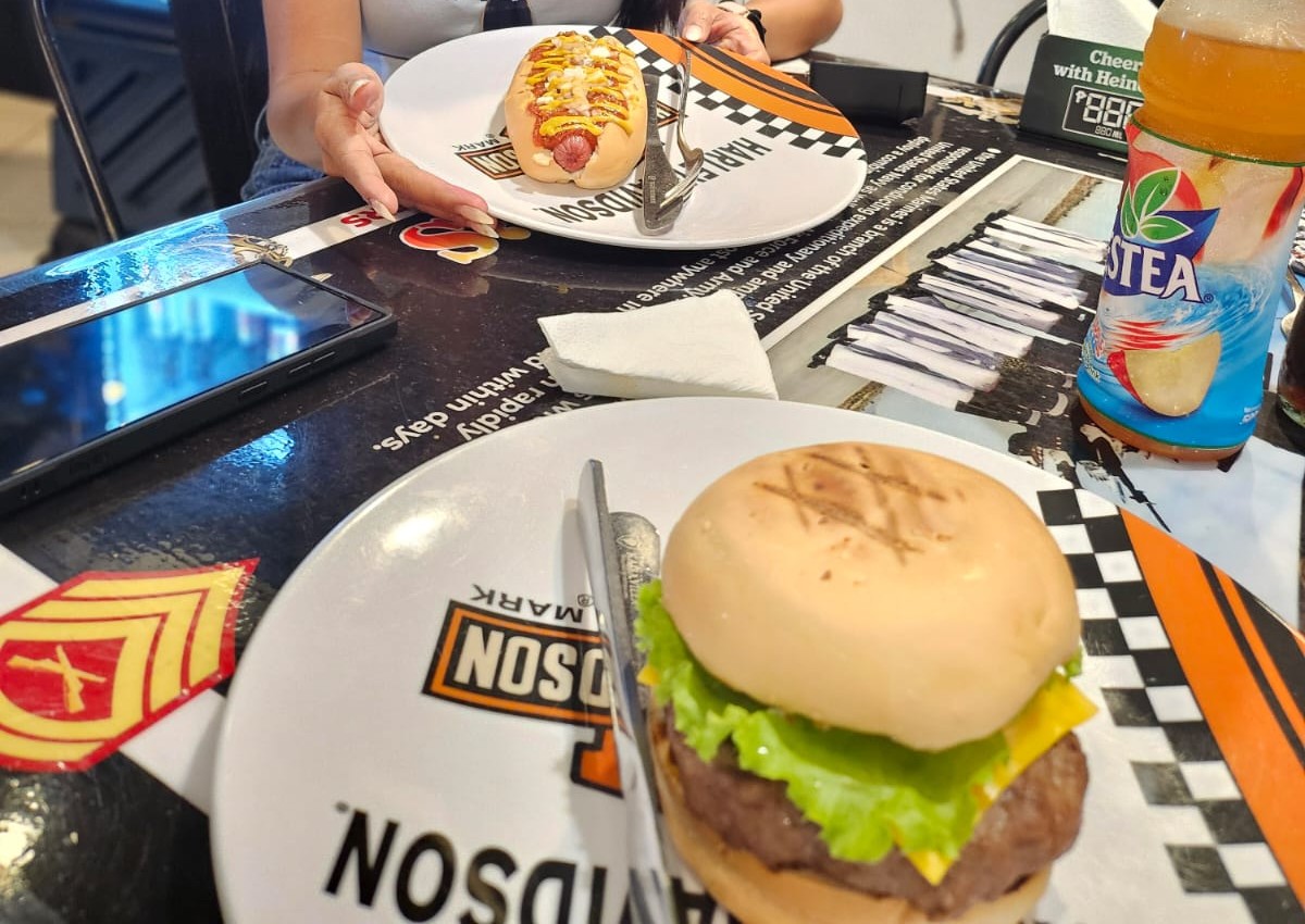 Gunny's All American Burgerhouse-4