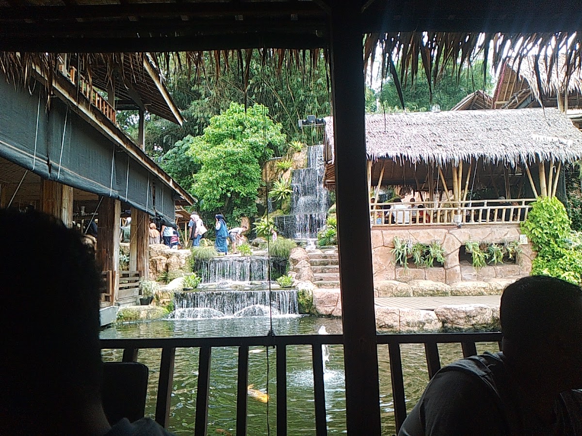 Gurih 7 Bogor Indonesia
