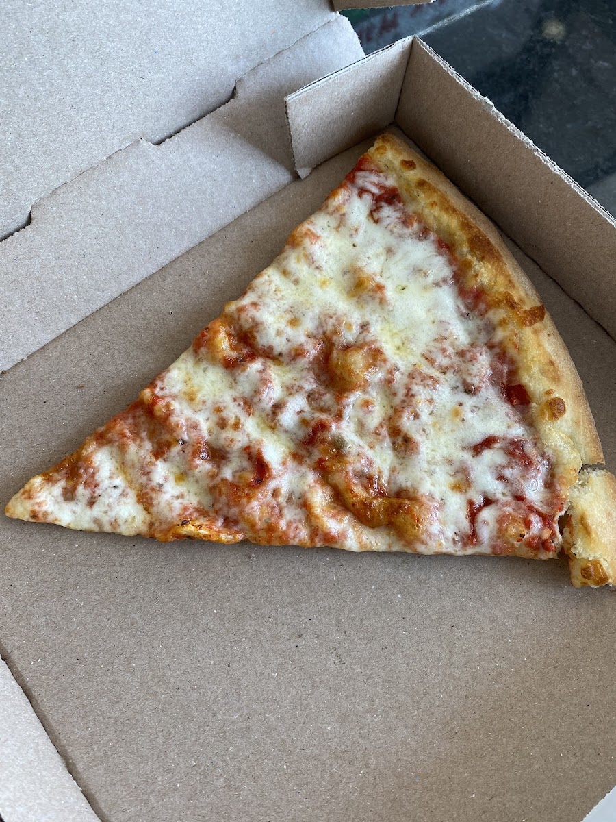 Gus's New York Pizza-8