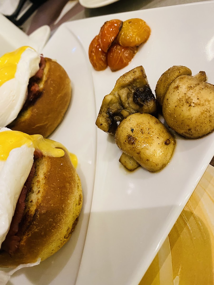 Gusto Restaurant & Cafe مطعم و كافيه جوستو-5