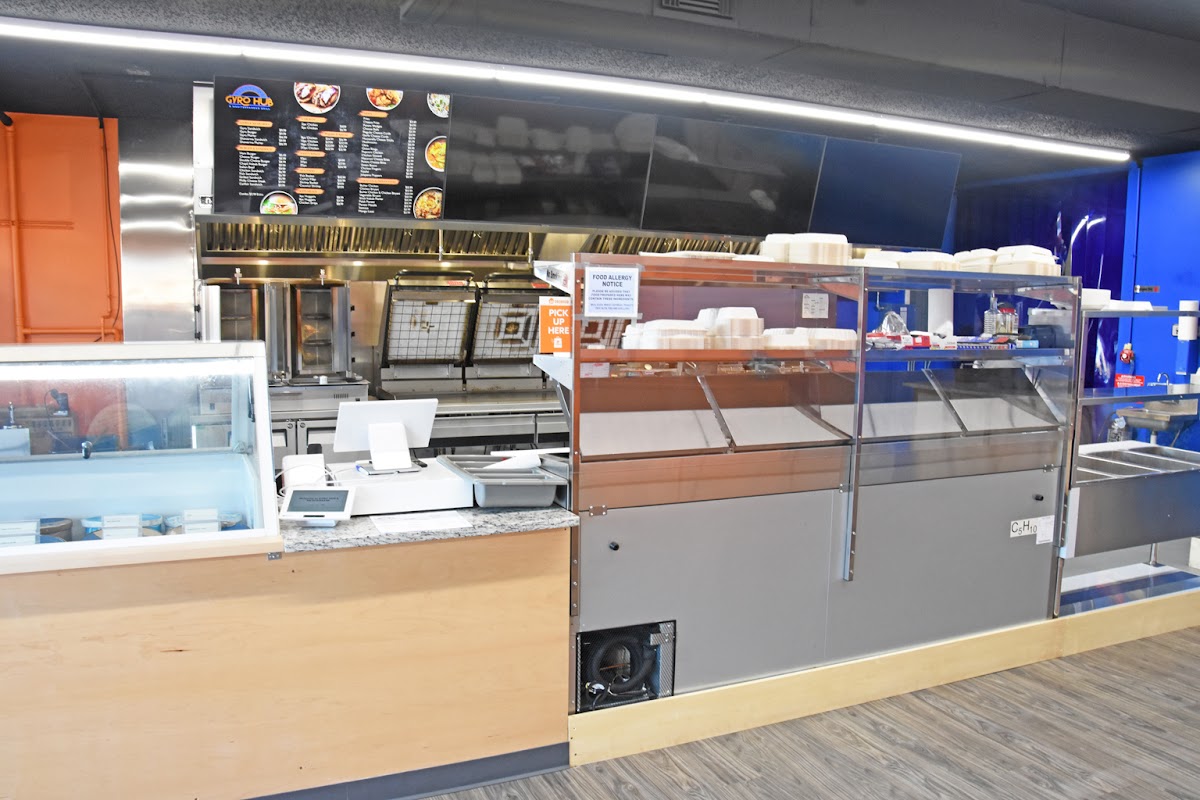 Gyro Hub & Mediterranean Grill-4