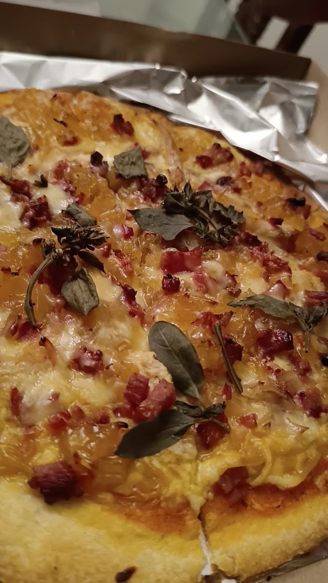 Habemus Pizza-2