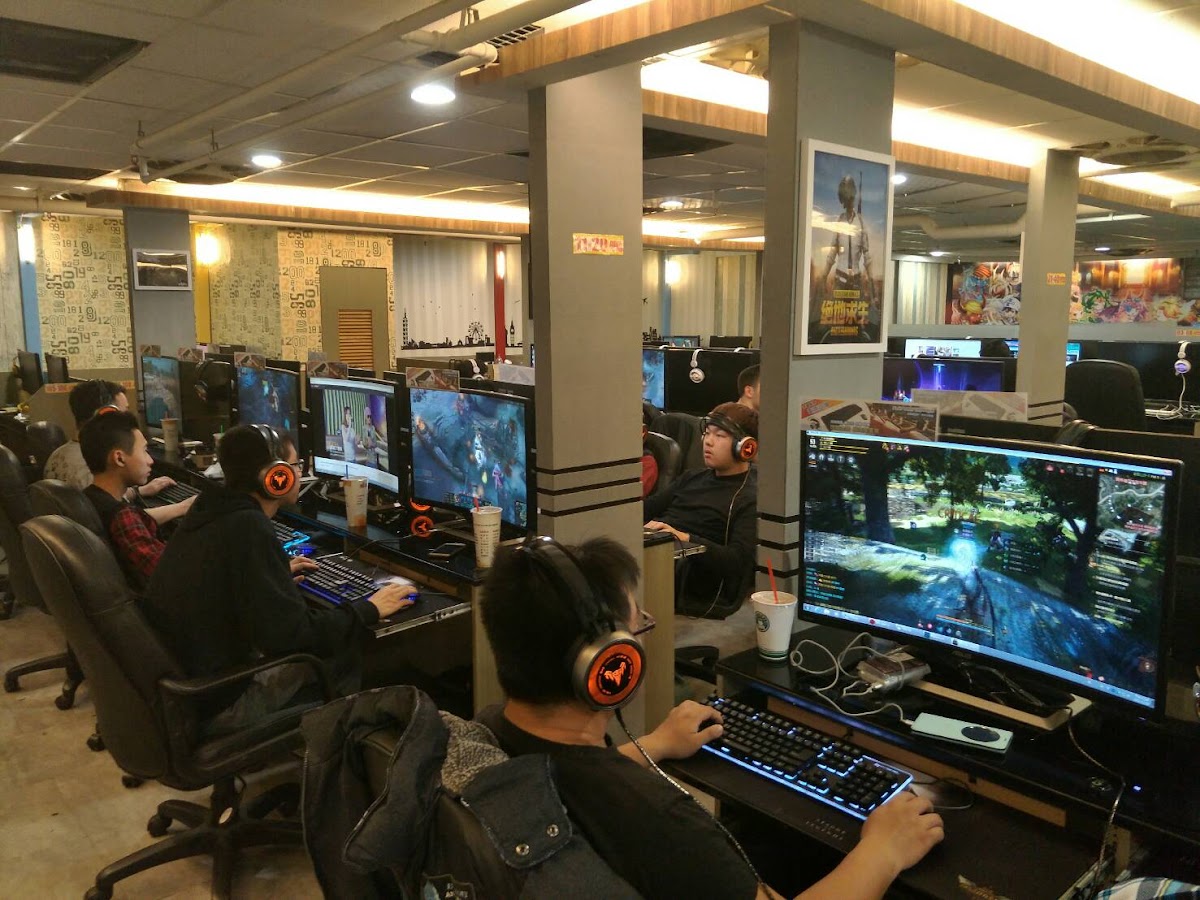 Hackers Internet Cafe West Store-2