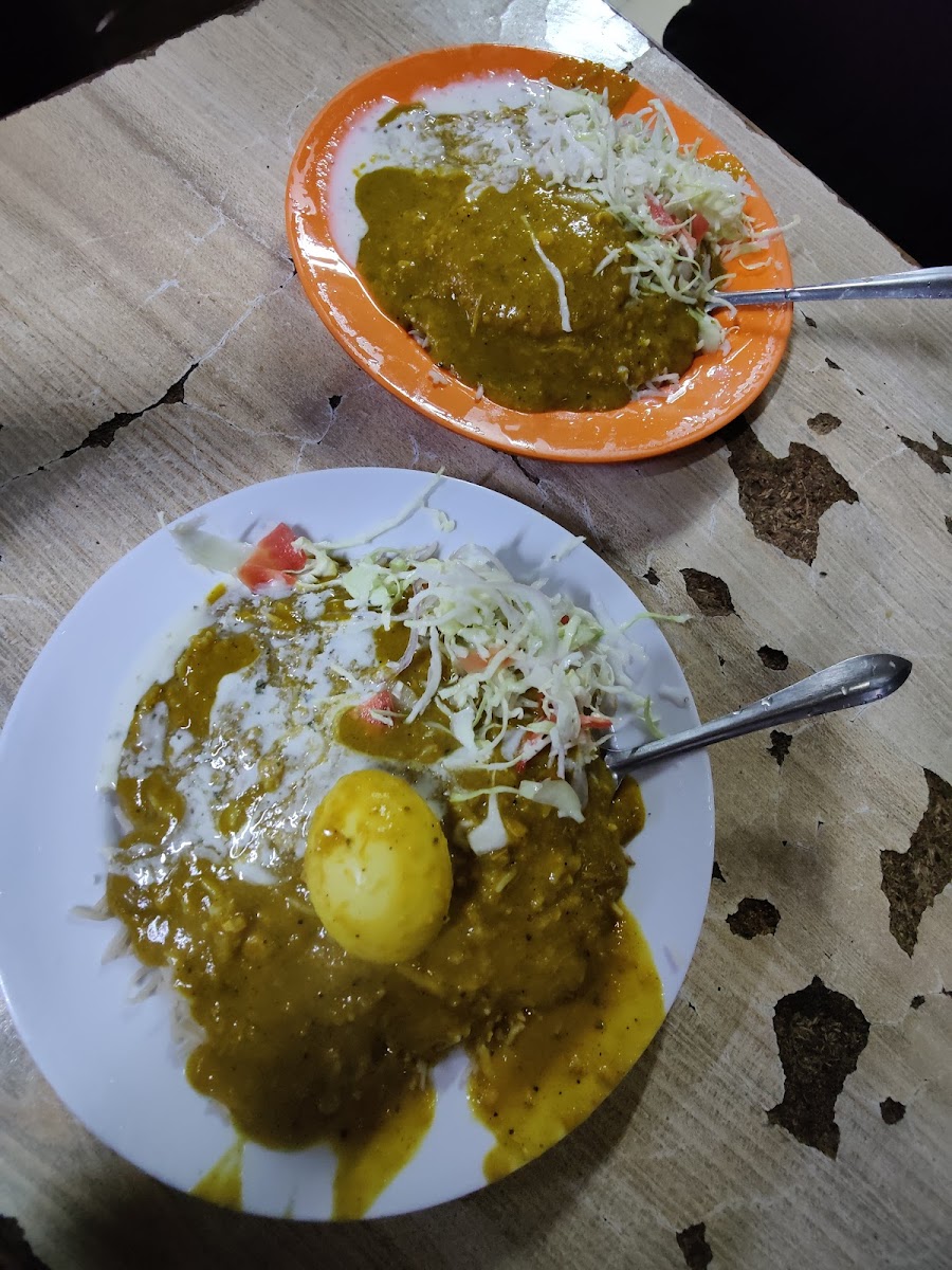 Haji Bashir Yadgar Daal Chawal And Restaurant-5