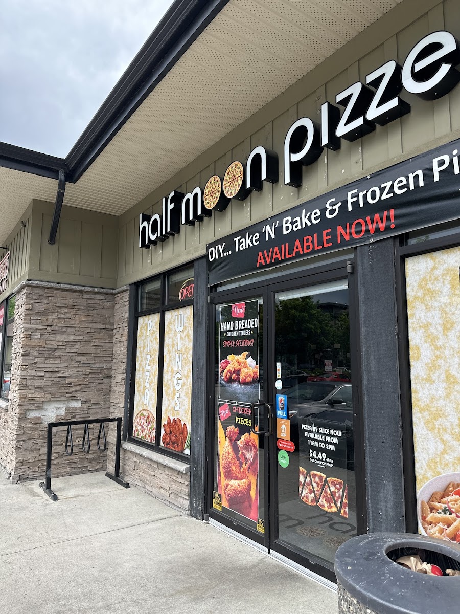 Halfmoon Pizzeria