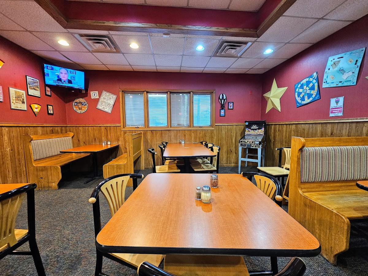 Happy Joe's Pizza & Ice Cream - Muscatine- Grandview