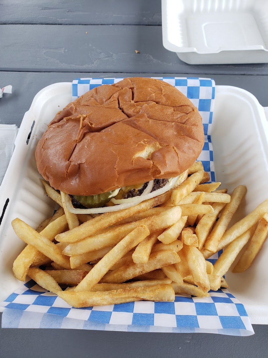 Harold's Burger Bar-6