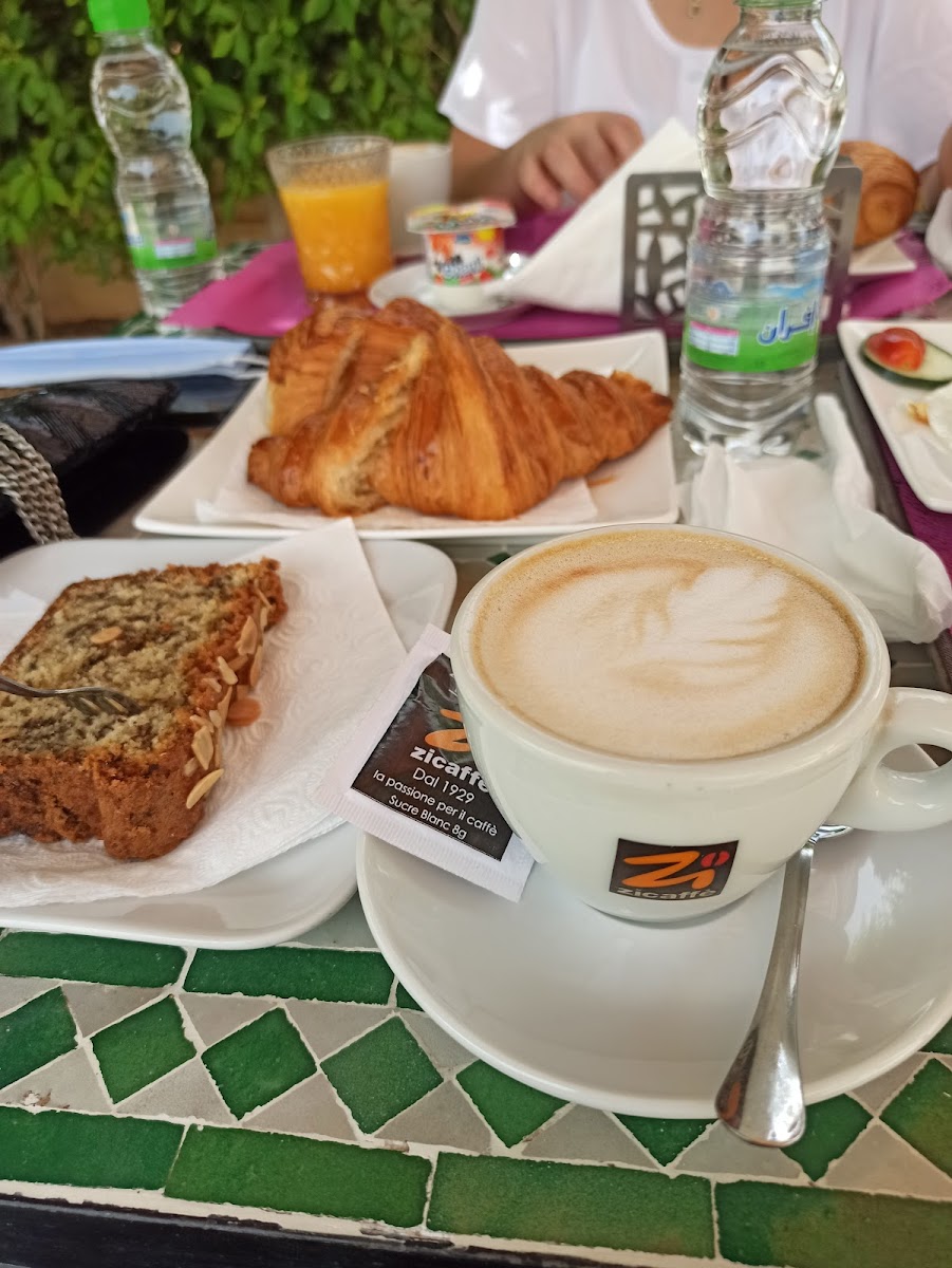 Haroune : Cafe, Patisserie & Boulangerie-5